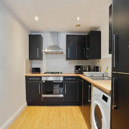 Stylish Centre 2br With Free Parking - 2 Mins To First Direct Arena Apartment *