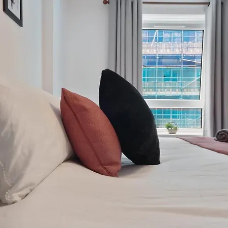 Apartment Stylish Centre 2br With Free Parking - 2 Mins To First Direct Arena Leeds (West Yorkshire)