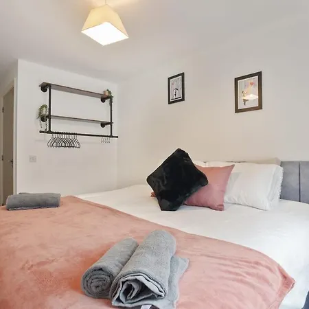 Stylish Centre 2br With Free Parking - 2 Mins To First Direct Arena * Leeds (West Yorkshire)
