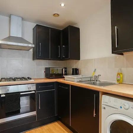 Stylish Centre 2br With Free Parking - 2 Mins To First Direct Arena Apartment
