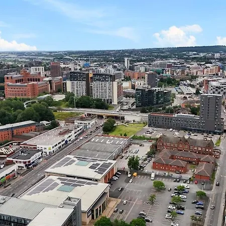 Stylish Centre 2br With Free Parking - 2 Mins To First Direct Arena * Leeds (West Yorkshire)