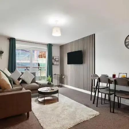 Apartment Stylish Centre 2br With Free Parking - 2 Mins To First Direct Arena