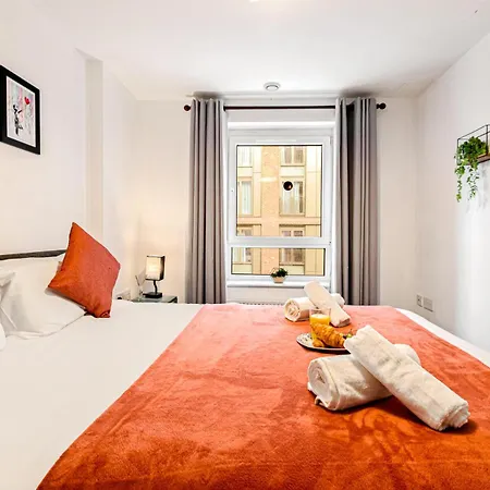 Stylish Centre 2br - Free Parking - 2 Mins To First Direct Arena *