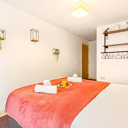Stylish Centre 2br - Free Parking - 2 Mins To First Direct Arena * Leeds (West Yorkshire)