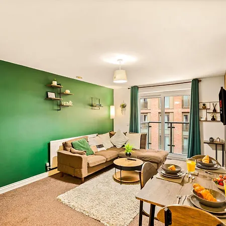 Stylish Centre 2br - Free Parking - 2 Mins To First Direct Arena Apartment Leeds (West Yorkshire)